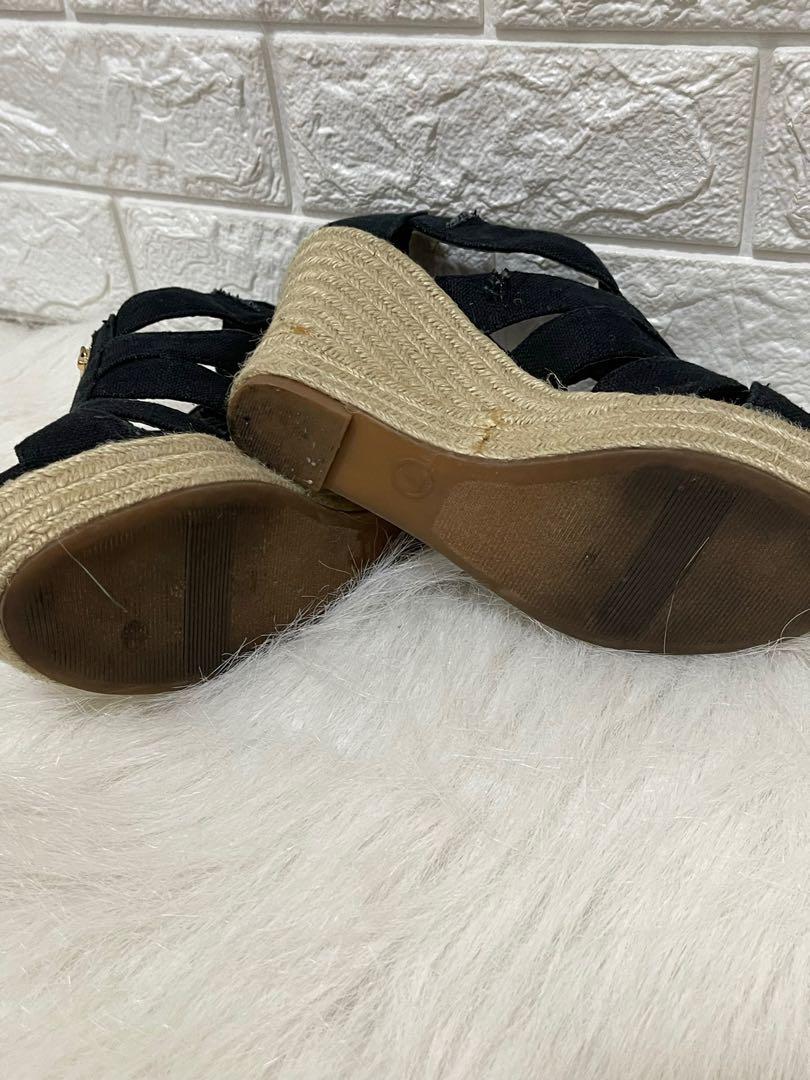 Merona Wedge Sandals Women s Fashion Footwear Wedges on Carousell