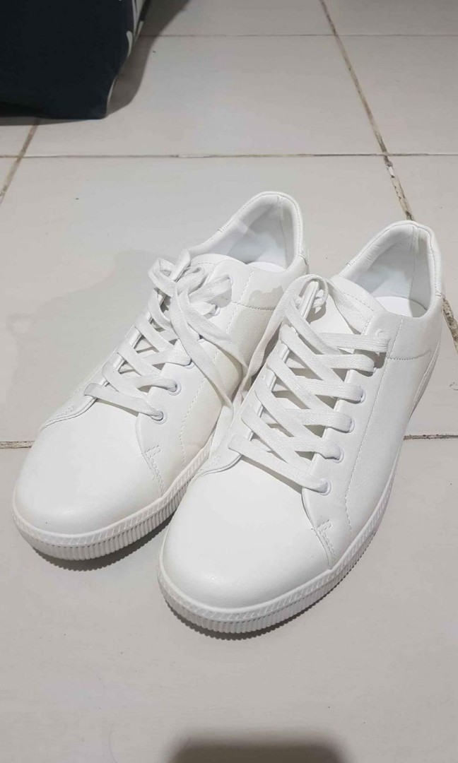 Milano White Shoes, Men's Fashion, Footwear, Sneakers on Carousell