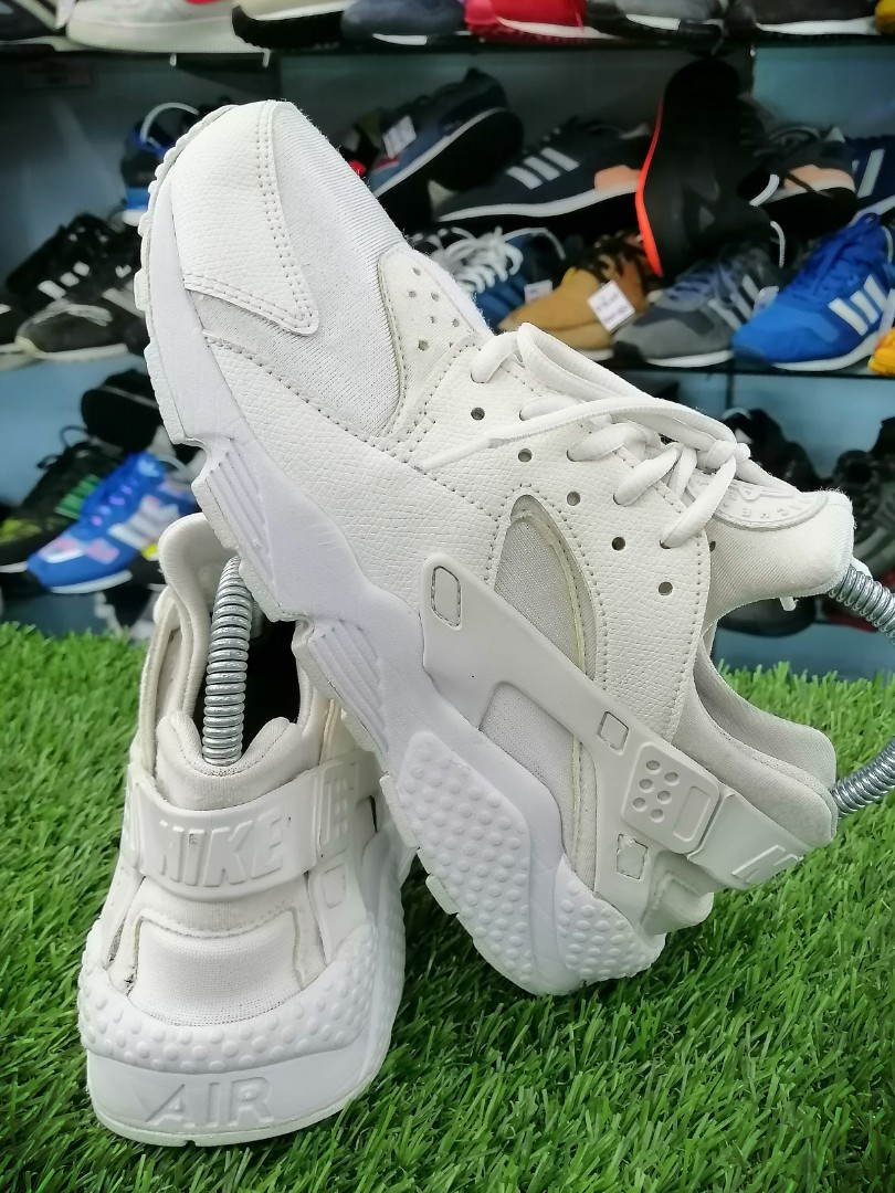 white huaraches size 4.5