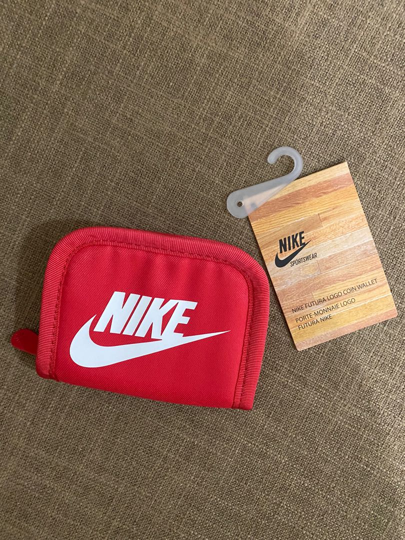 suicidio Sin gloria Nike small coin purse, Women's Fashion, Bags & Wallets, Wallets & Card  holders on Carousell