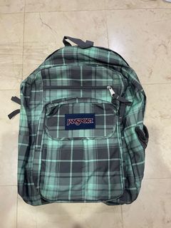 (Category: ) located in . Submitted by thethriftedfits (Listing ID 1147424191, Image 1). Description: .