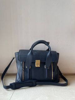 (Kategori: ) berada di . Dikirim oleh celthrift (ID iklan 1147360148, Gambar 1). Deskripsi: .
