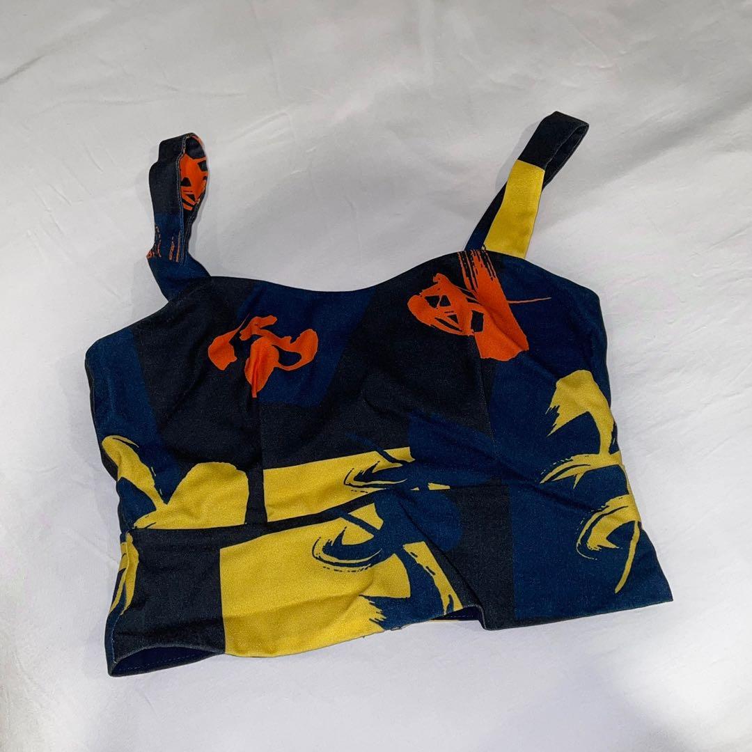 love bonito printed top (Category: Others Tops) located in Cebu City. Submitted by coconutbread (Listing ID 1147398523, Image 1). Description: from love bonito worn once 10/10 condition super pretty!!!!.