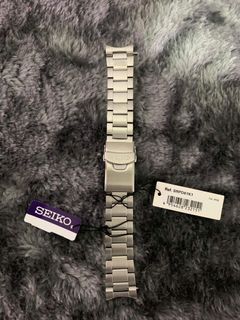 (Category: ) located in . Submitted by your_wardrobe_sg (Listing ID 1147329376, Image 1). Description: .