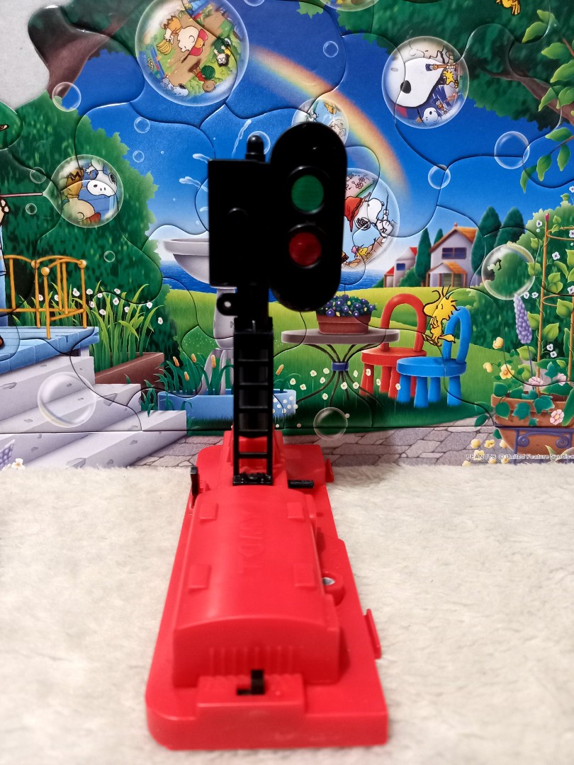 TOMY MINIATURE TRAIN SIGNAL & STOP TRACK, Hobbies & Toys, Toys & Games