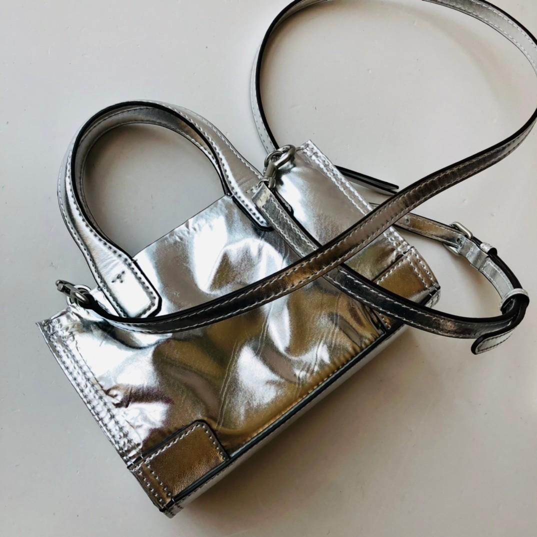 Tory Burch Ella Metallic Micro Tote Bag, Women's Fashion, Bags & Wallets,  Tote Bags on Carousell