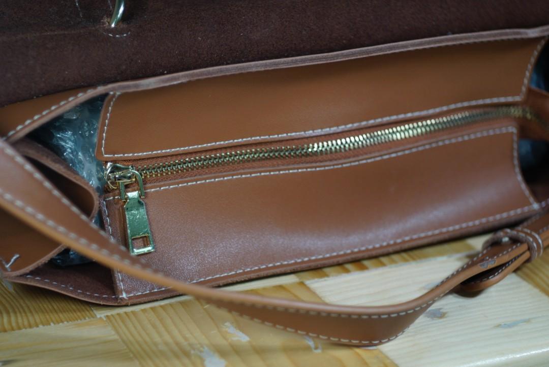 Pre-loved Louis Vuitton Vintage Houston Patent Leather Handbag – Vintage  Muse Adelaide