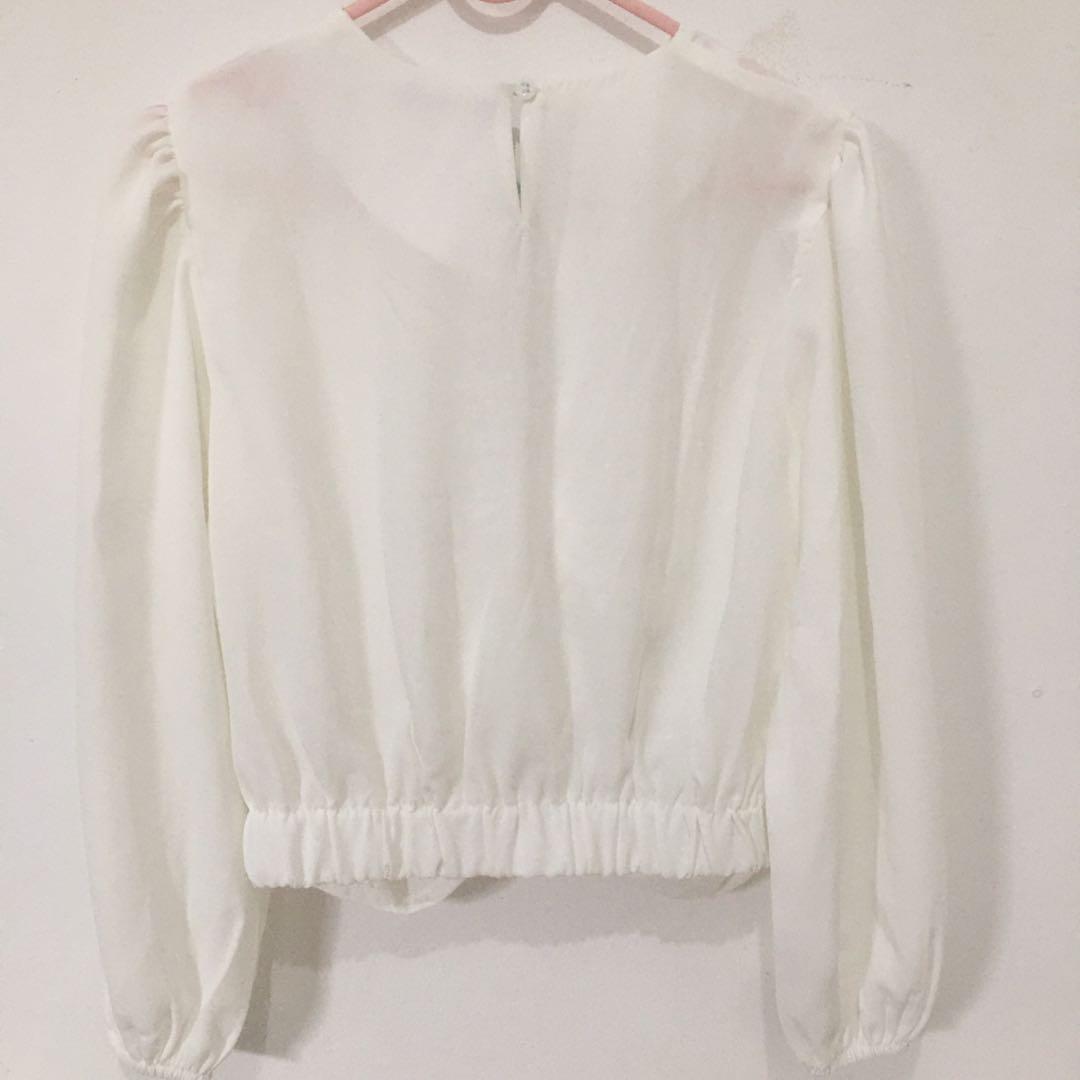 White crop top blouse, Fesyen Wanita 