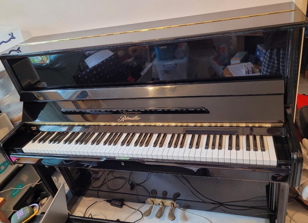 直身鋼琴500元移民急讓通利購買Upright piano buy at Tom Lee, 興趣及遊戲, 音樂、樂器& 配件, 樂器-  Carousell