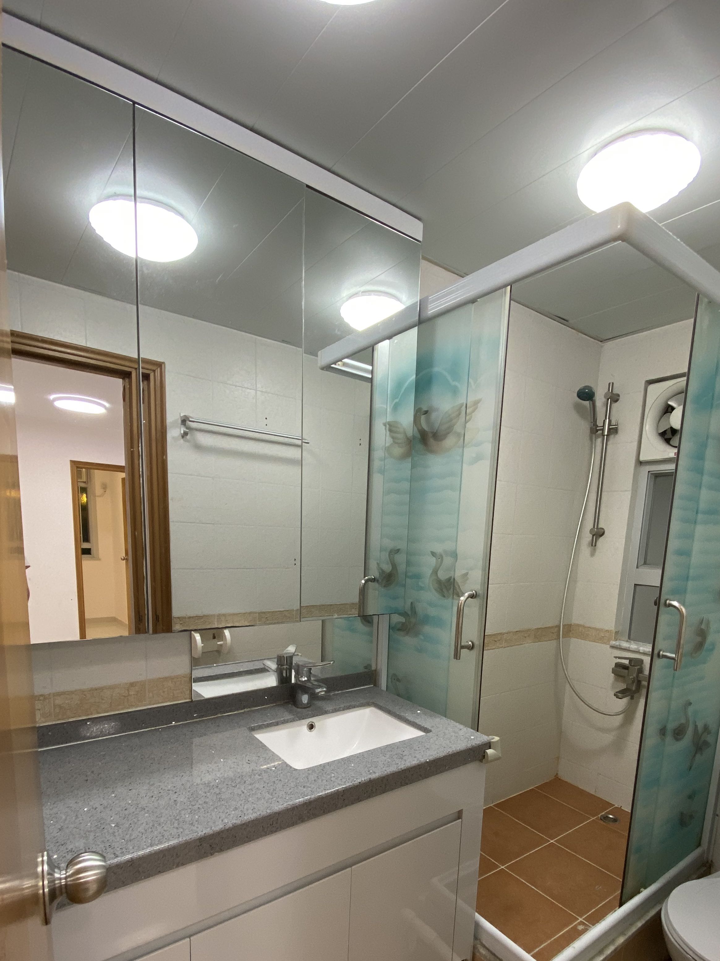 (Sale) Two-bedroom unit on a middle floor at Kong Wah Court with tenancy for sale63438755715073114