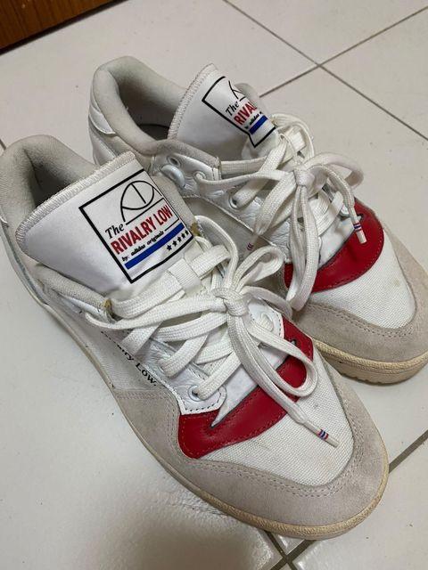 White outlet suede trainers