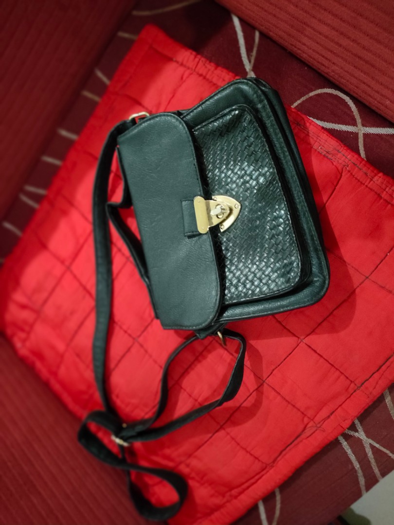 Atmosphere sling bags online