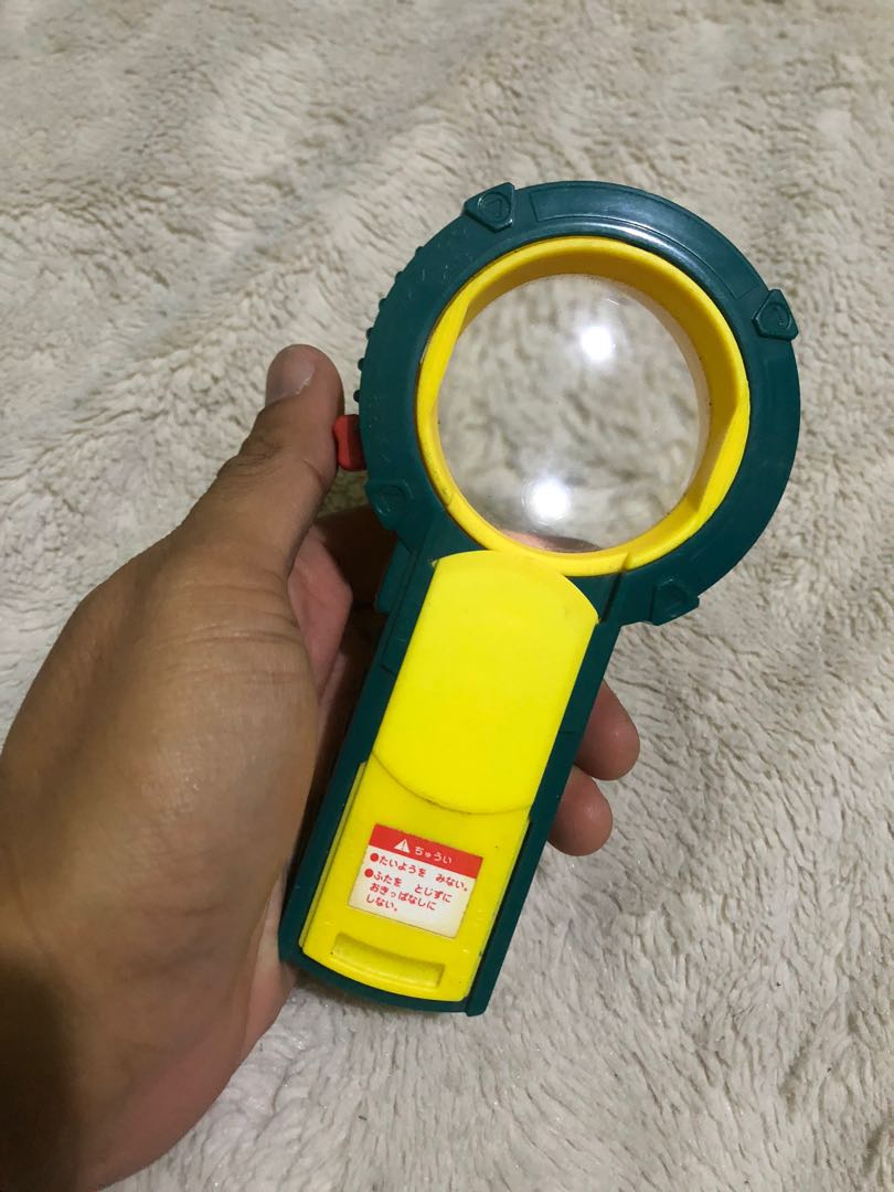 Battery operated magnifying glass with lights, Hobbies & Toys, Toys & Games on Carousell