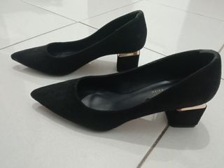 (Kategori: ) berada di . Dikirim oleh ameliaaaa_21 (ID iklan 1147634963, Gambar 1). Deskripsi: .