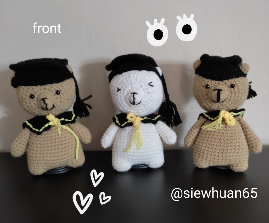 Crochet graduation bear, Hobbies & Toys, Stationery & Craft, Handmade