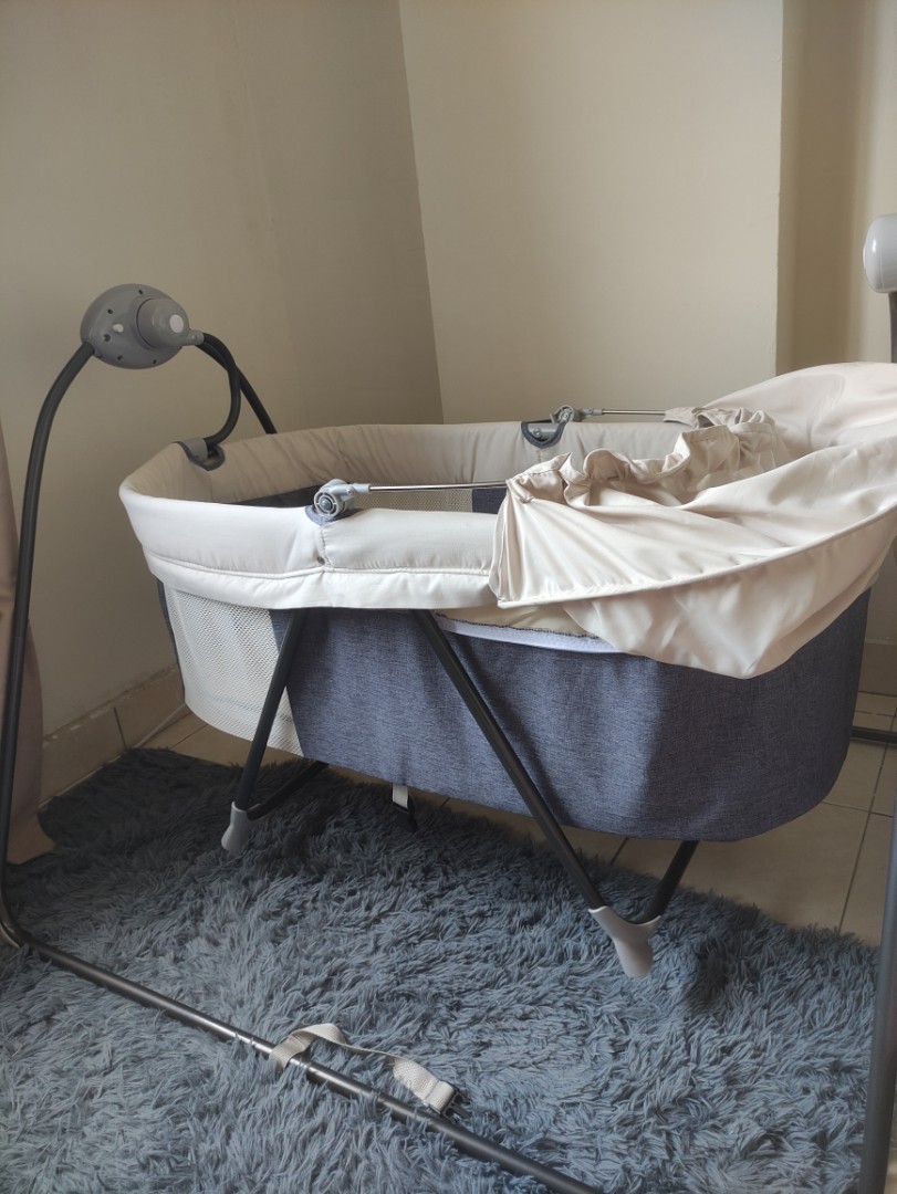 Electric Baby Cot/Baby Swing, Babies & Kids, Baby Nursery & Kids