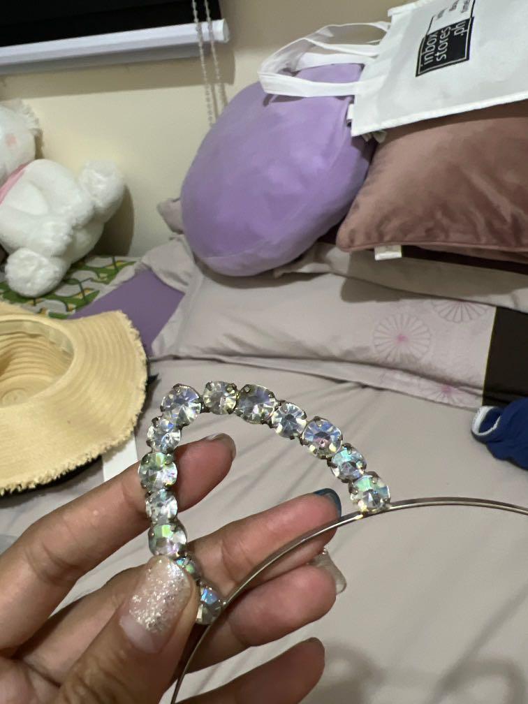 Forever 21 Kitty Headband (Category: Hair Accessories) located in Angeles City. Submitted by ginlyy (Listing ID 1147636376, Image 3). Description: Add 100 for sf.