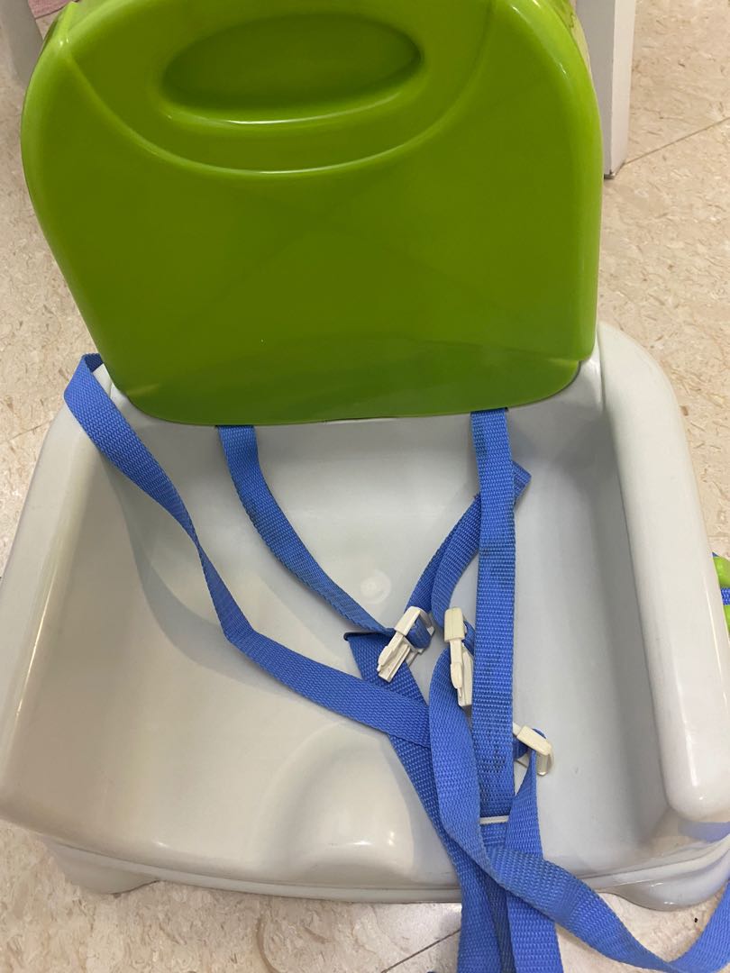 Little tikes portable best sale chair