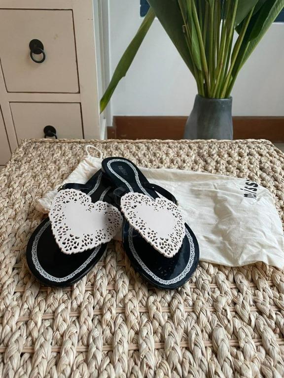 Melissa heart deals flip flops