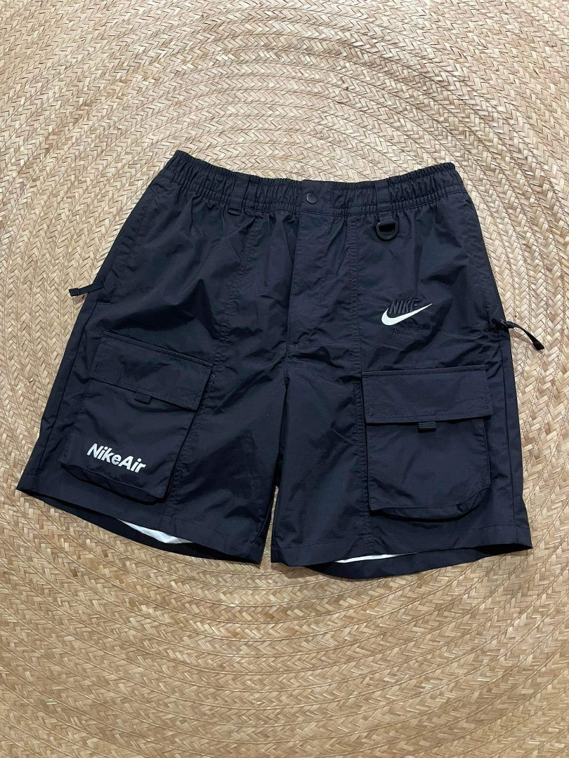 Shorts with deals front pockets