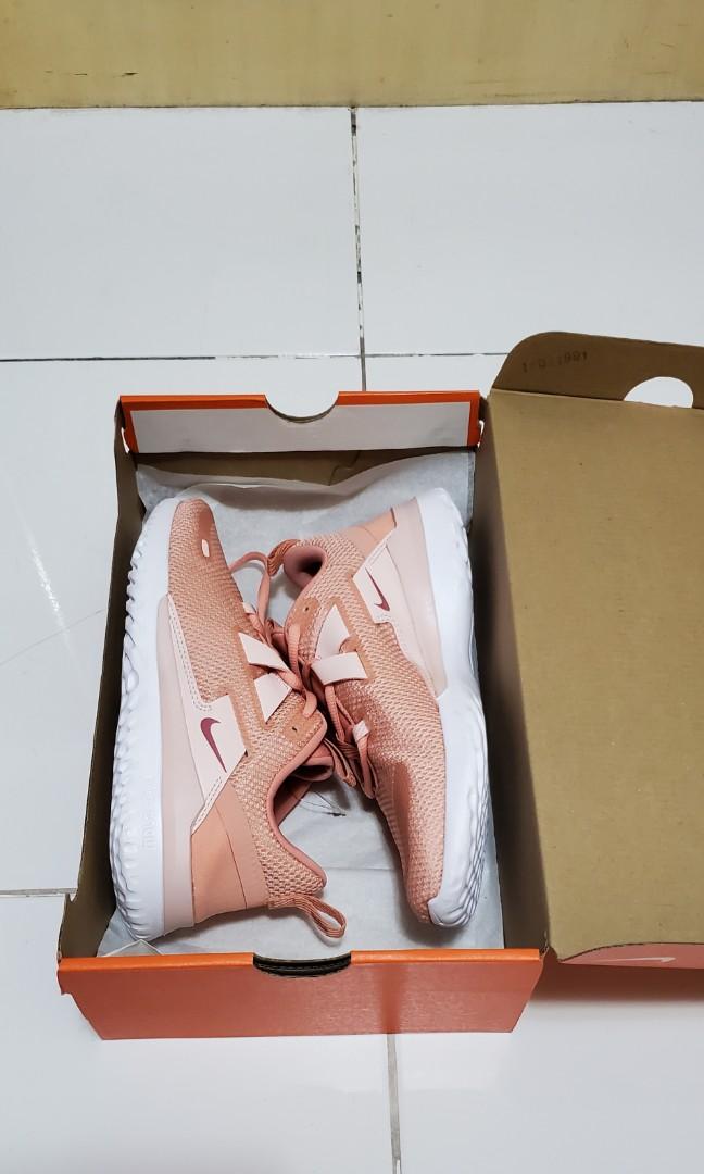 nike performance renew arena