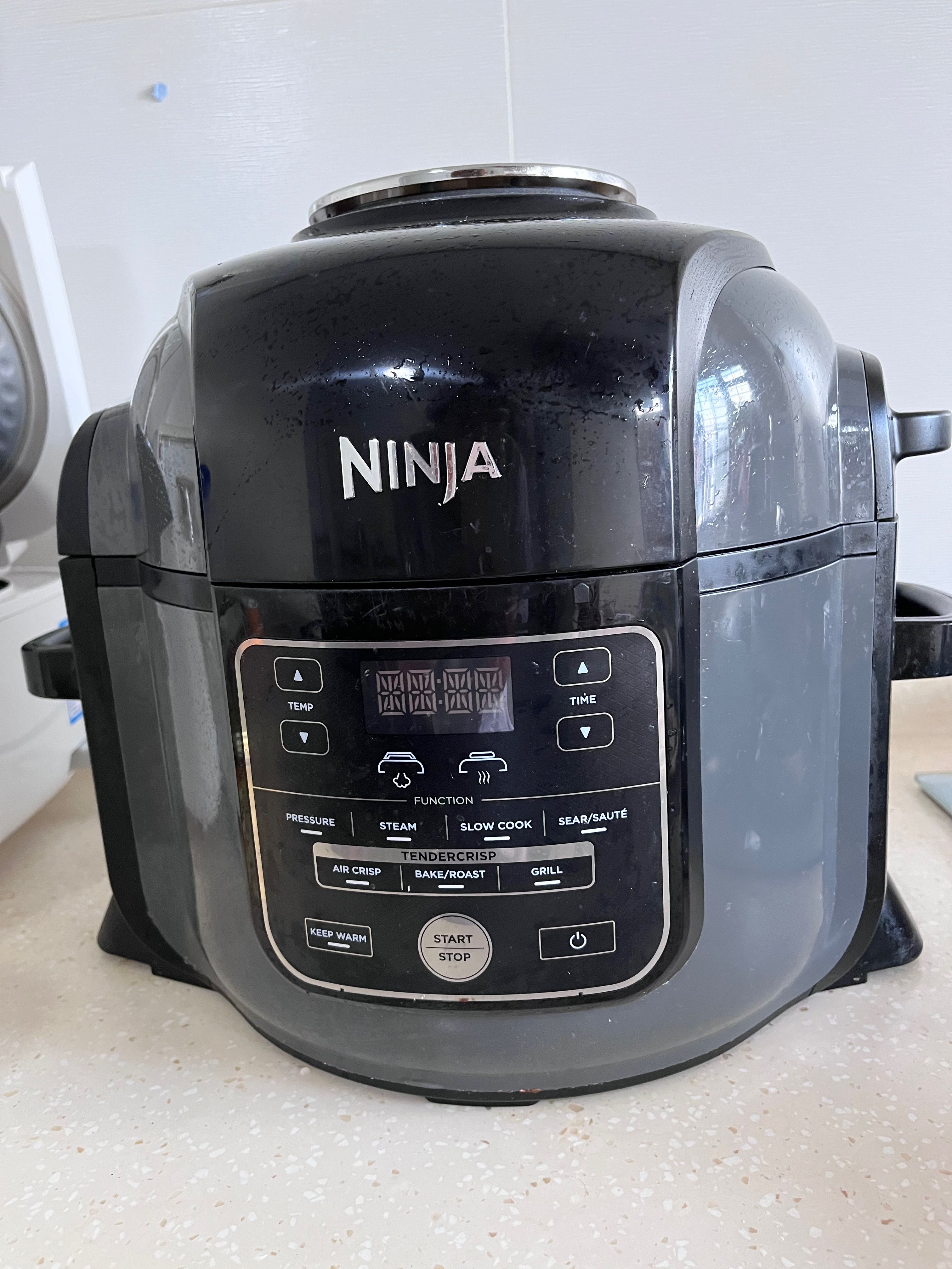 Ninja pressure cooker and air fryer, TV & Home Appliances, Kitchen