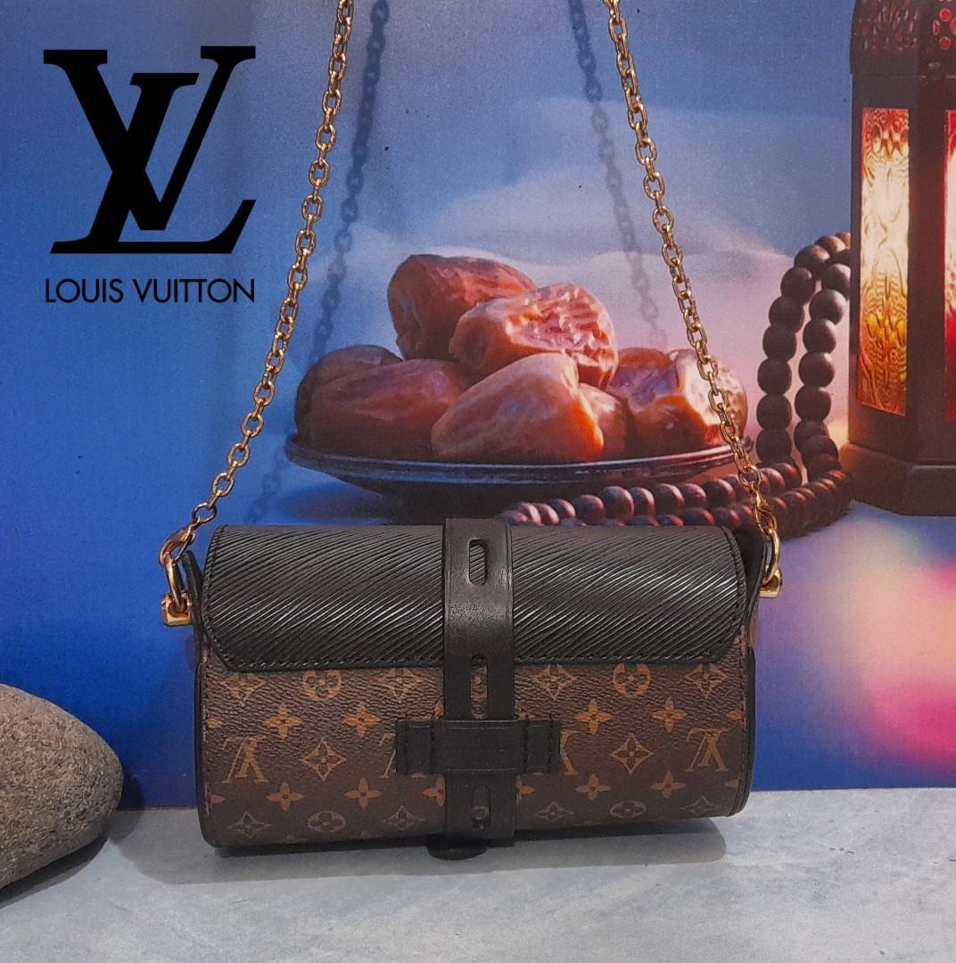 LOUIS VUITTON Epi Monogram Glasses Case Black 338451