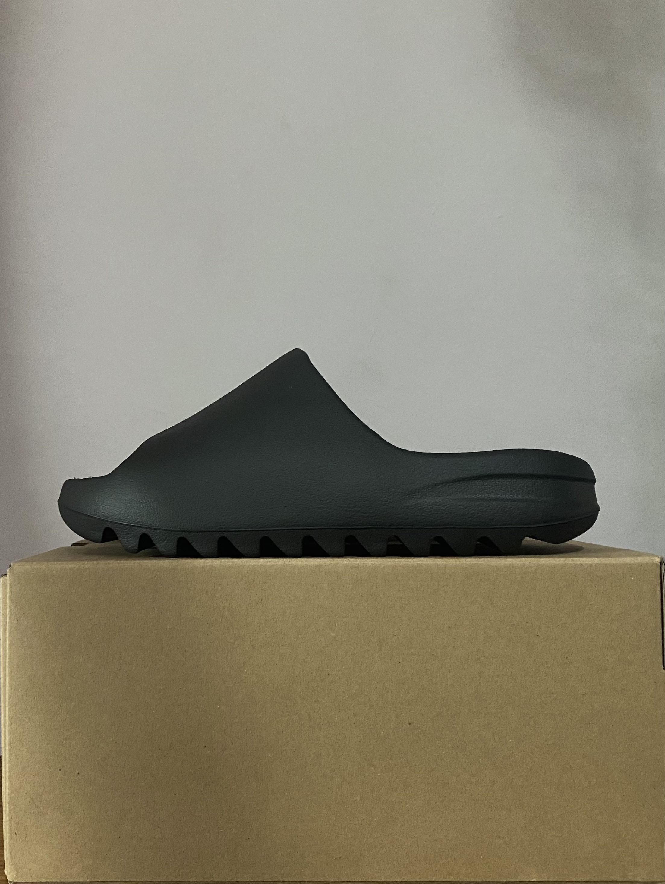 Multiple Sizes] Adidas Yeezy Slides Onyx, Men's Fashion, Footwear