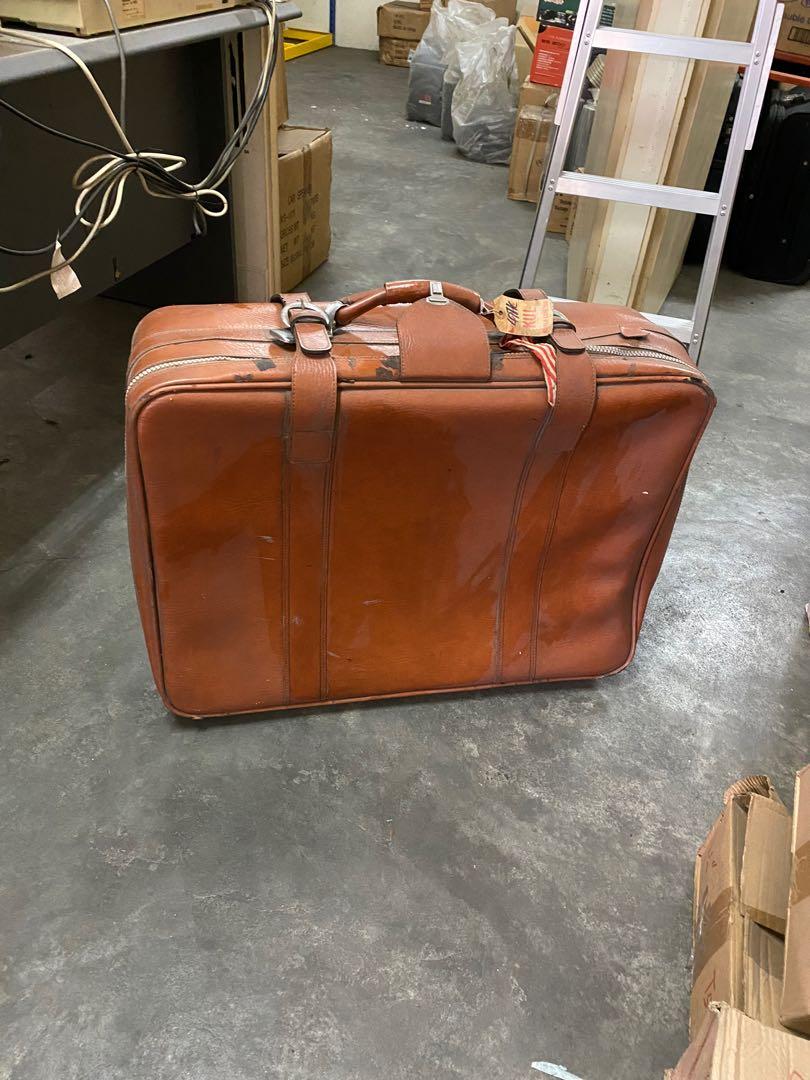 Vintage classic leather bag luggage, Hobbies & Toys, Collectibles