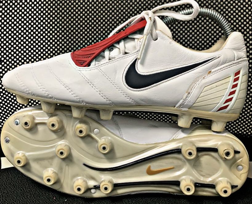 2008 NIKE TOTAL 90 LASER ll FOOTBALL BOOTS WHITE RED