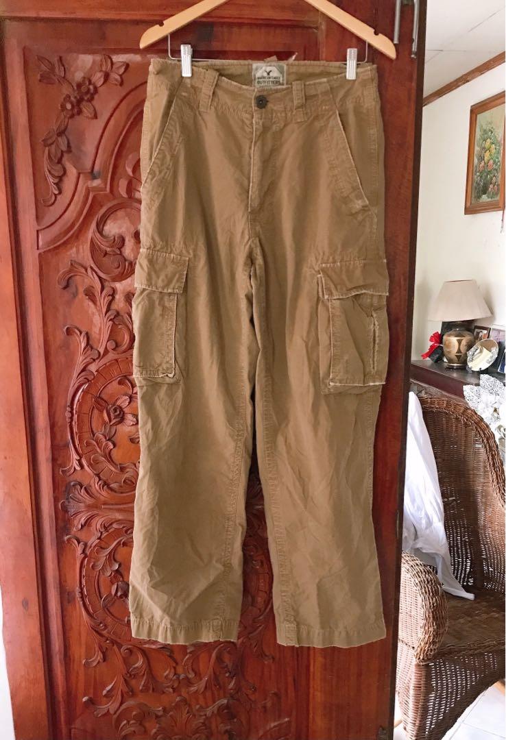 American Eagle Cargo pants (30-32 