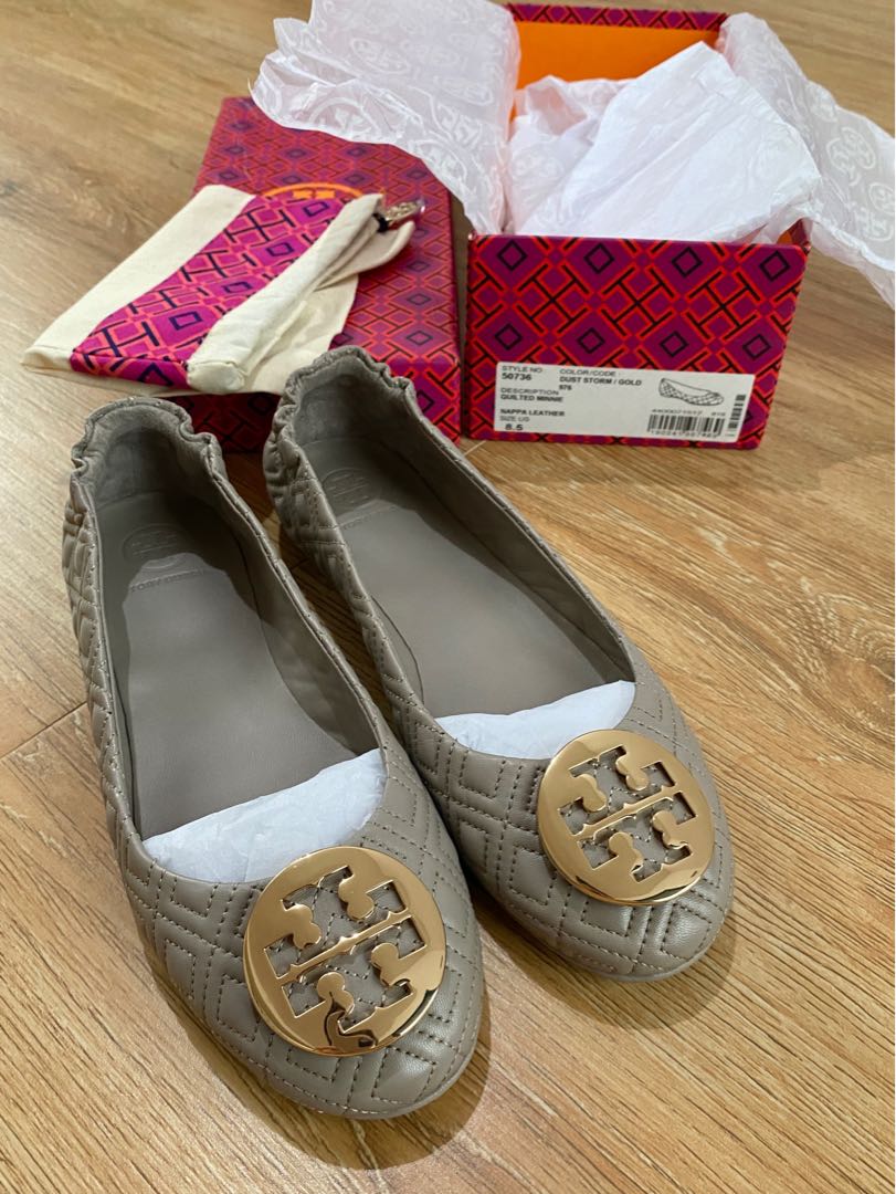 AUTHENTIC 1000% TB Tory Burch Minnie Travel Ballet Quilted Leather in Dust  Storm (size US ), Fesyen Wanita, Sepatu di Carousell