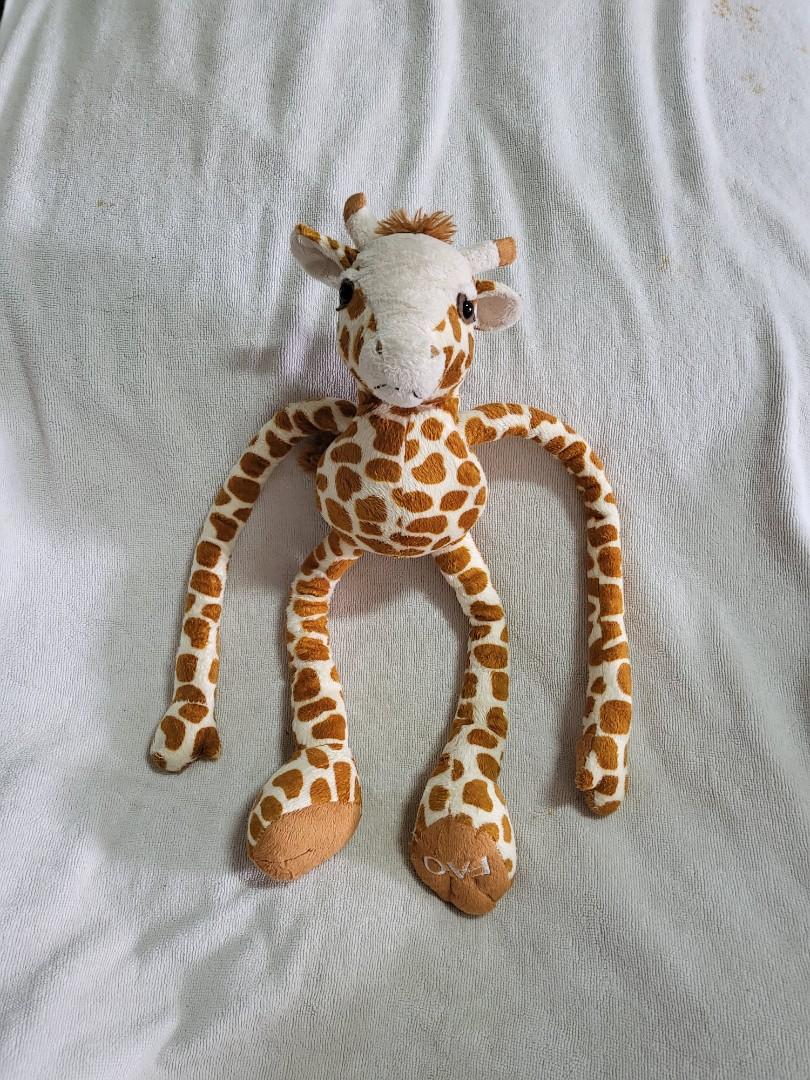 Fao schwarz sale giraffe stuffed animal