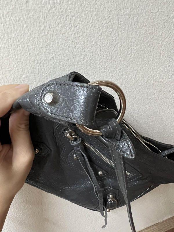 BALENCIAGA HIP CROSSBODY (Category: Luxury Bags & Wallets) located in Cagayan de Oro. Submitted by moiobsession (Listing ID 1147781106, Image 2). Description: Authentic follow us on IG @moiobsession.luxury.