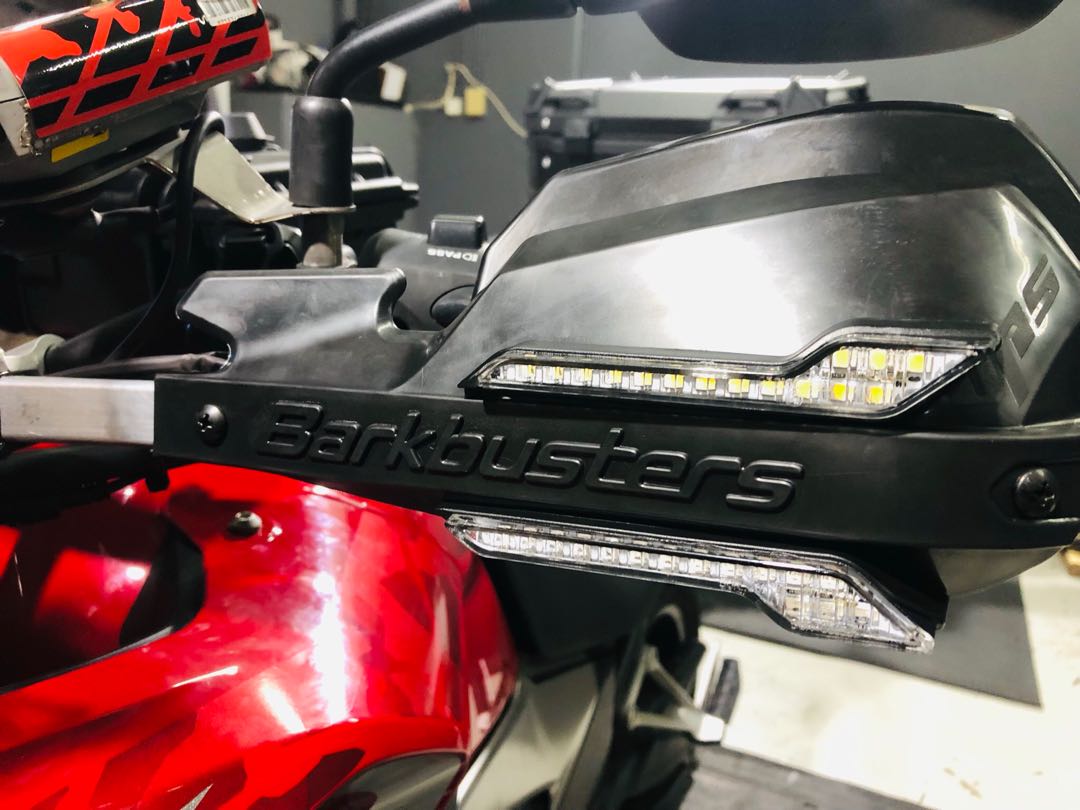 Barkbusters Handguard with Amber Indicators and White Running Lights