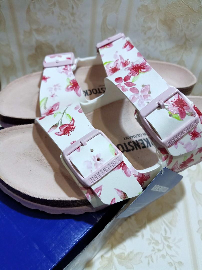 Blossom sales white birkenstock