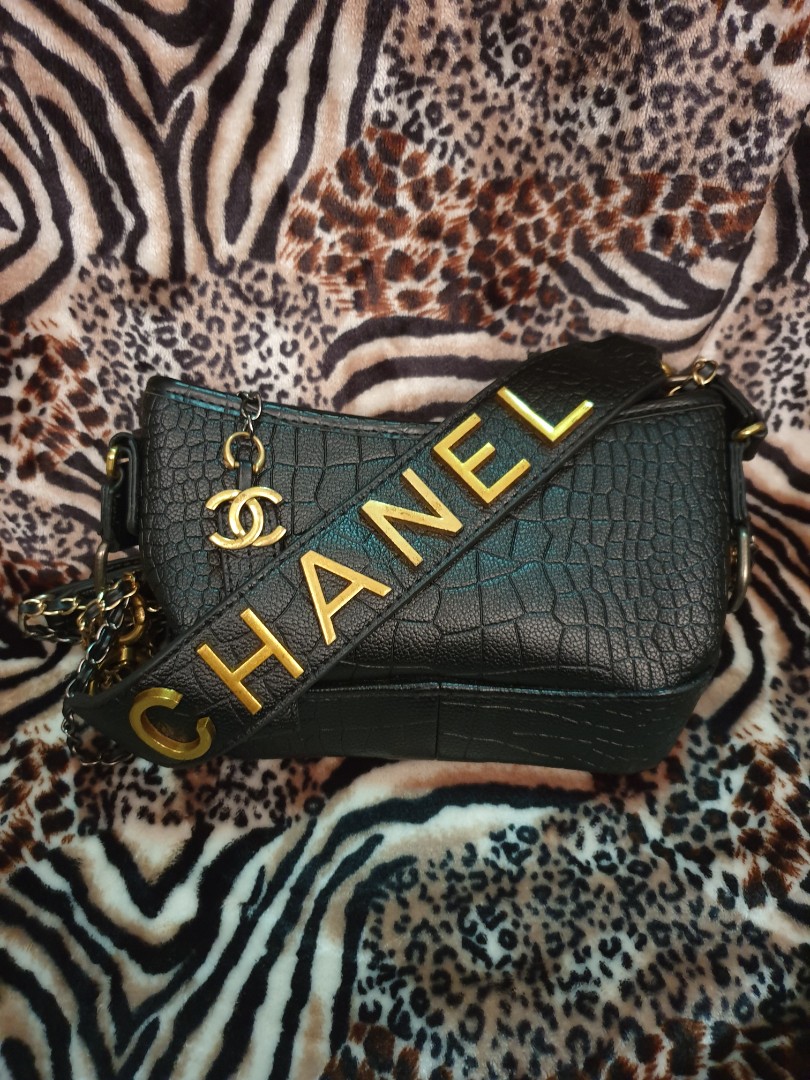 🔥Chanel Maxi🔥, Luxury, Bags & Wallets on Carousell