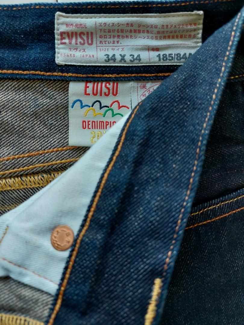 EVISU （分類：牛仔褲）位於 Hong Kong。 由 garyleung0607 提交（商品編號 1147779396，圖片 4）。簡介： 賺自D-Mop“EVISU“絕版大M~英國旗限量 Limited edition 牛仔褲 修身直腳 (cutting 似Double RL) 腰圍: 34吋(實腰) / 褲長: 41吋 / 褲腳: 8吋多d / 紅白線褲骨👍 只洗了一次(洗後已冇穿著)，好挺身，冇改過褲腳原裝車線。 ** 請留意 ～ 因長時間摺放，褲後圖案(圖2)有破損。 有心買可小議😊。