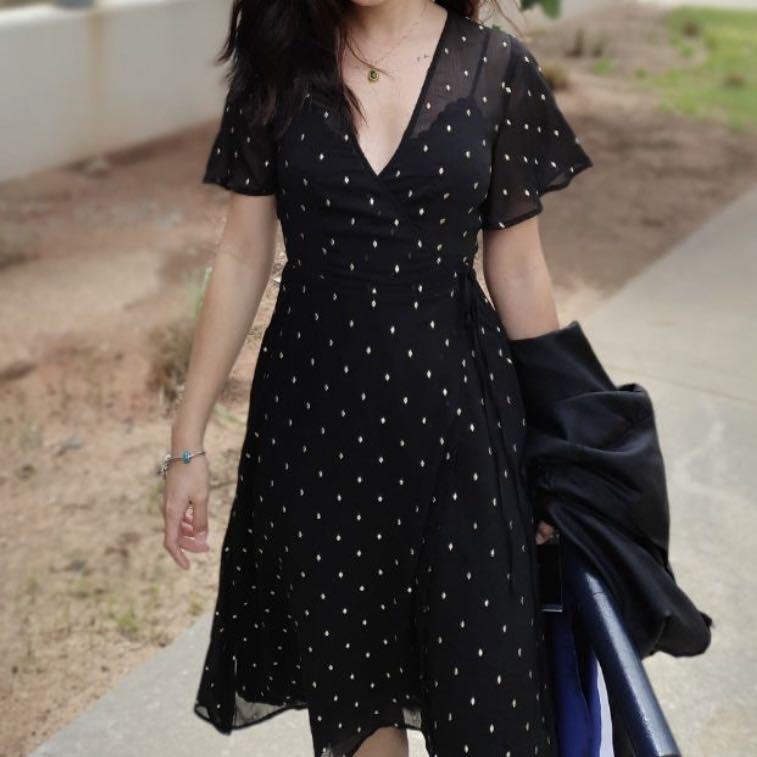 Forever 21 contemporary wrap deals dress