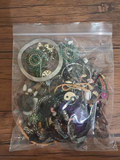 FREE Bag of mixed accessories (earrings, rings, bracelets, anklets)
