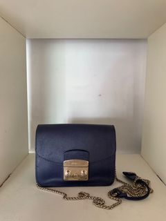 (Kategori: ) berada di . Dikirim oleh hellopoyyu (ID iklan 1147744160, Gambar 1). Deskripsi: .