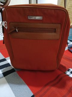 (Category: ) located in . Submitted by preloved.items2018 (Listing ID 1147872969, Image 1). Description: .