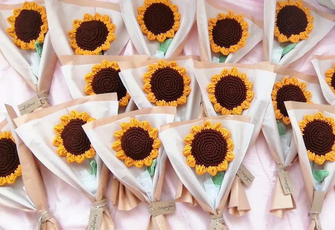 Handmade Crocheted Sunflower Bouquet (Category: Flowers & Bouquets) located in Pasig City. Submitted by curligraphy (Listing ID 1147685876, Image 1). Description: 100% handmade Support local 300 - price for pickup/meetup (Rizal or Pasig area pm for details) 350 - price if with packaging for shipping Shipping costs shouldered by buyer No rush orders, allow 10-14 days for pre-order..