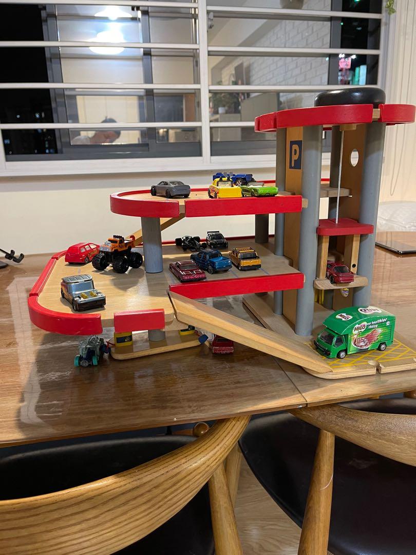 Hot wheels wooden store garage