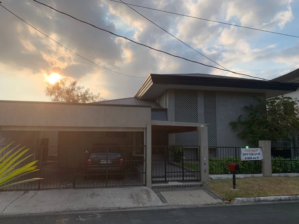 House and Lot for Sale in Merville, Paranaque on Carousell