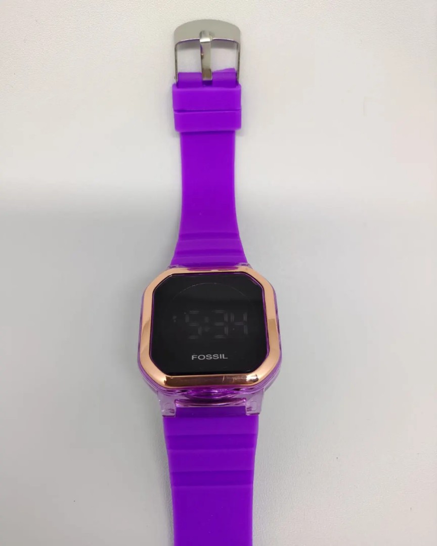 Harga jam tangan best sale fossil touchscreen