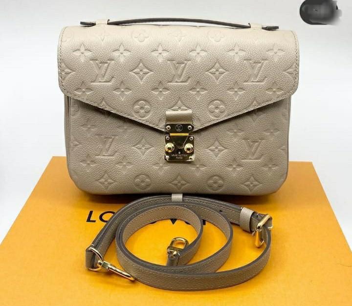 How to tell if a Louis Vuitton bag is fake or real without taking it to an  LV store for authentication - Quora