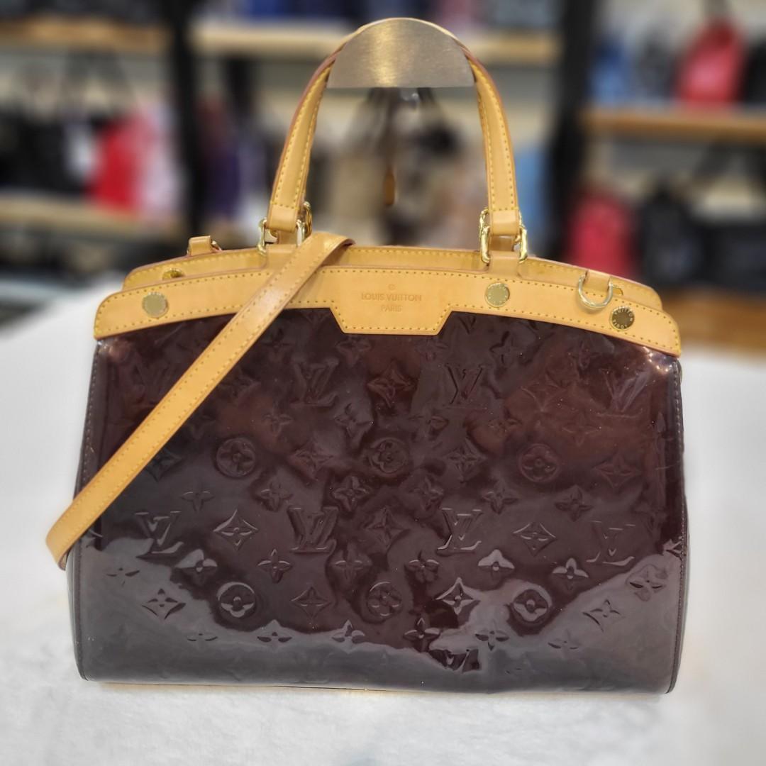 Louis Vuitton Bag Papillon 26 Damier Canvas Gold Hardware, Luxury, Bags &  Wallets on Carousell