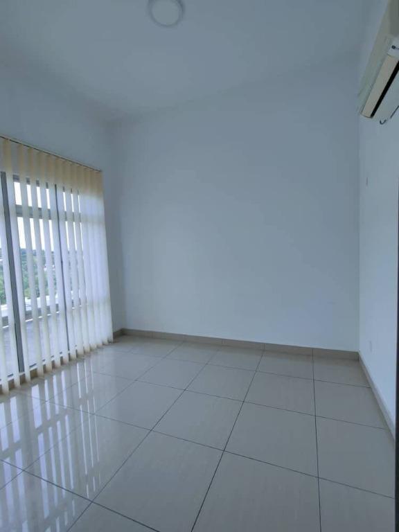 Manhattan austin heights for rent, Property, Rentals on Carousell