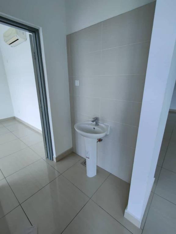 Manhattan austin heights for rent, Property, Rentals on Carousell